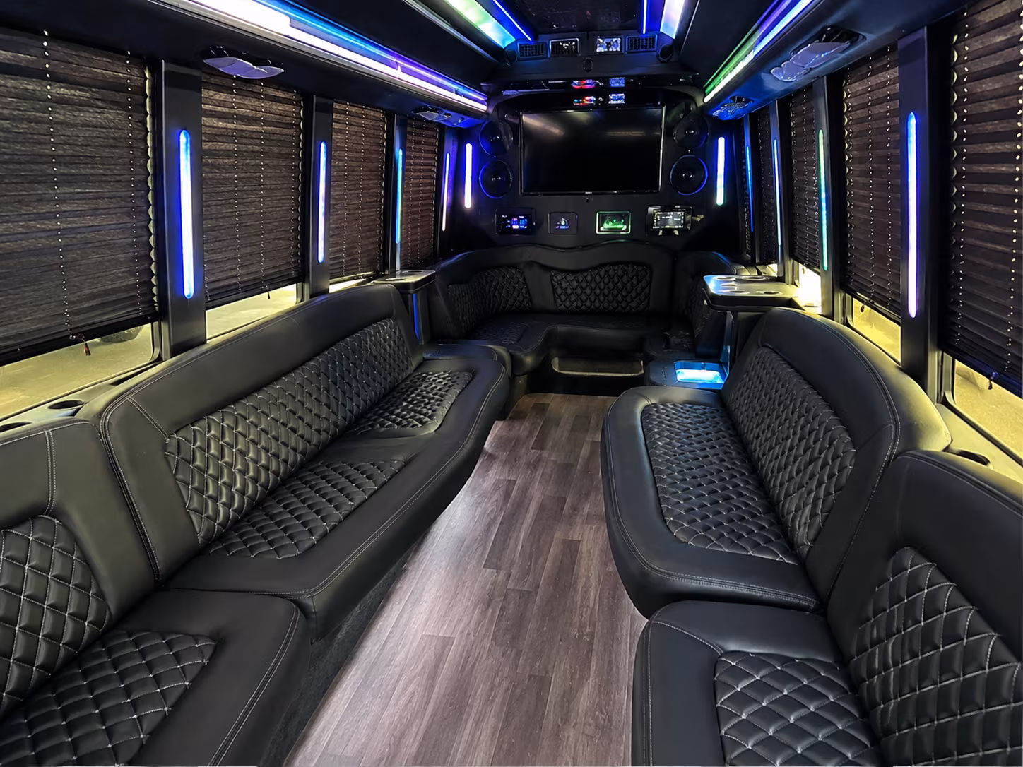 airport transfer buses for eugene wedding guests
