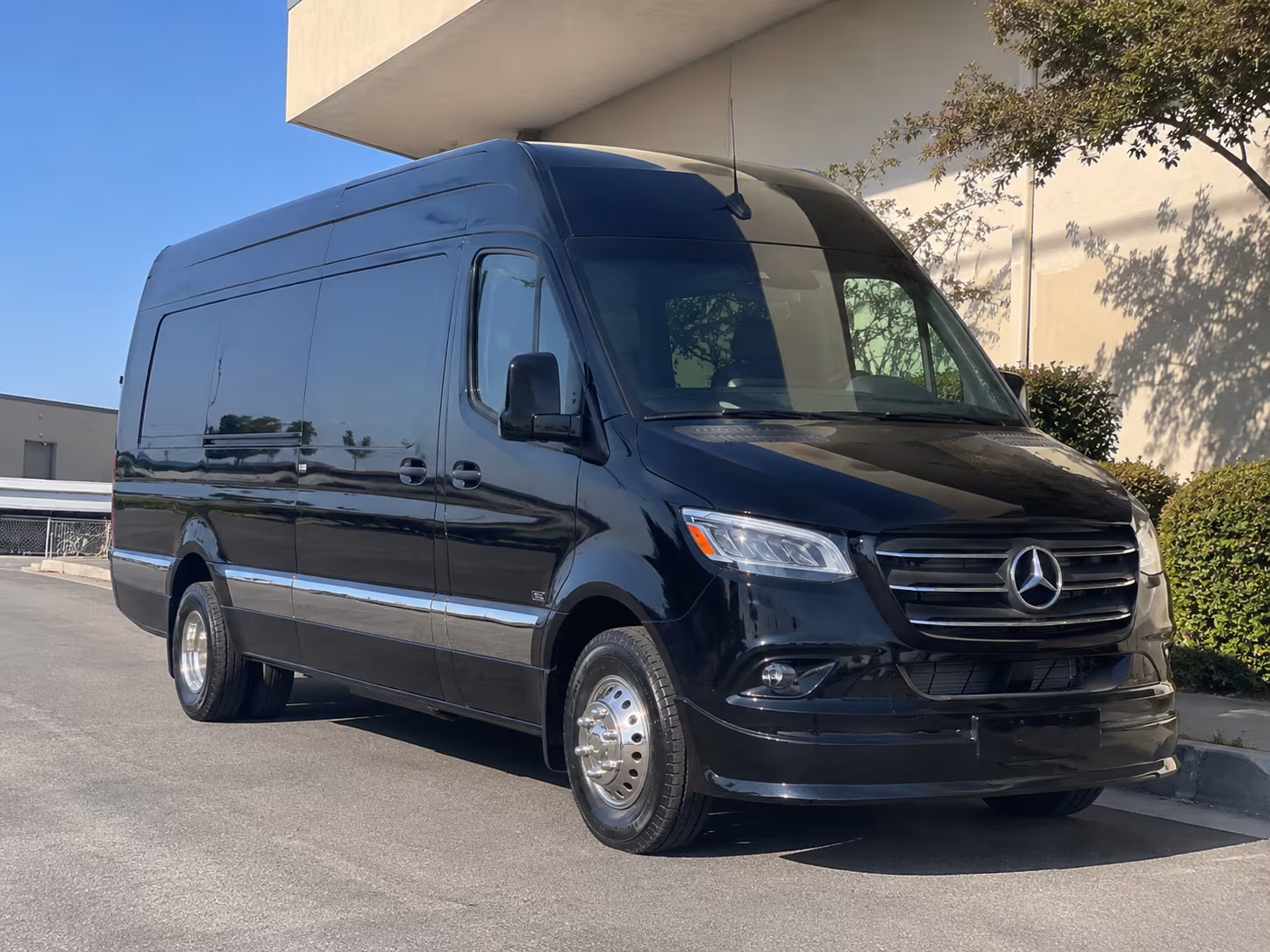 bus rental options for eugene trips