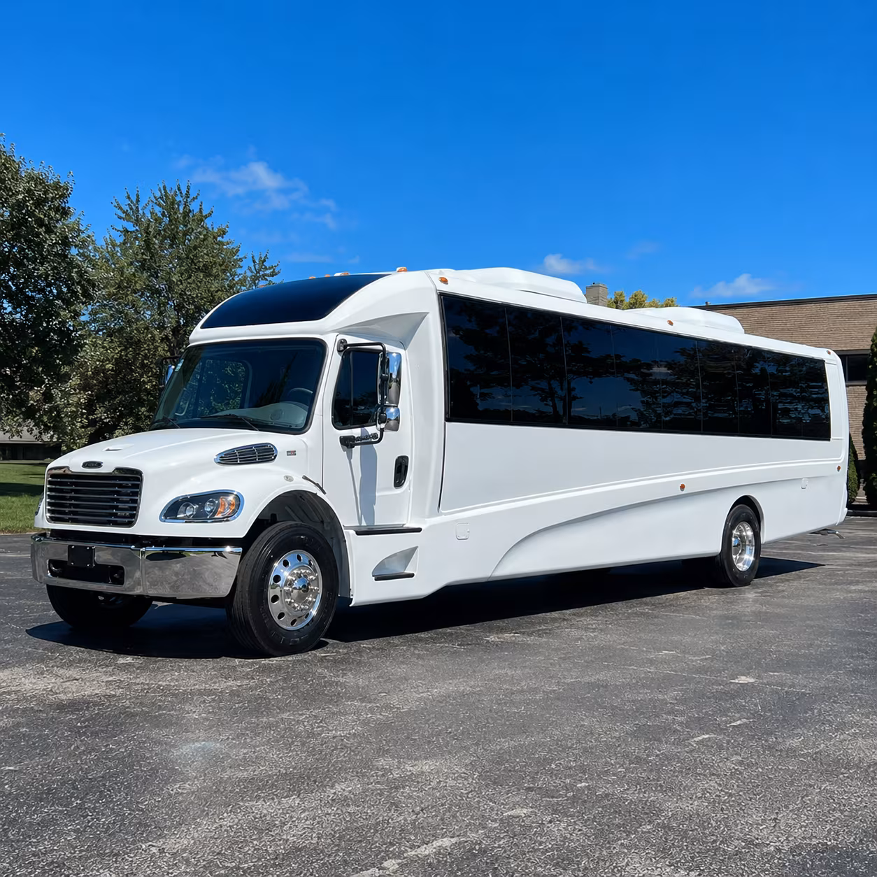 eugene 20 passenger minibus