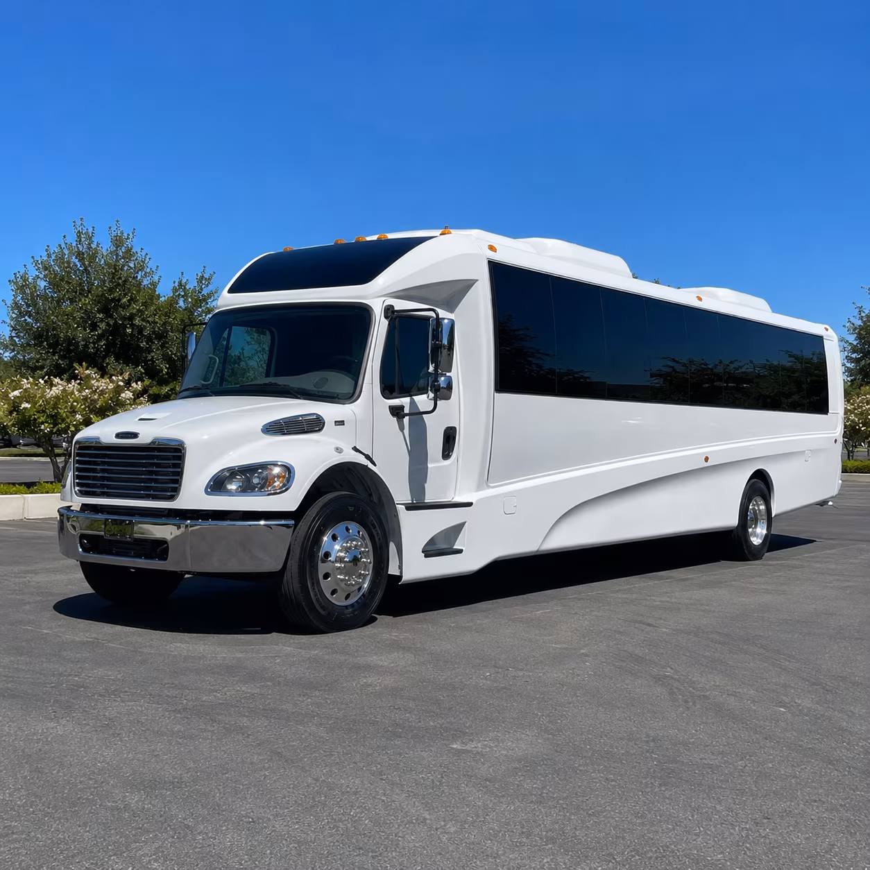 eugene 30 passenger minibus