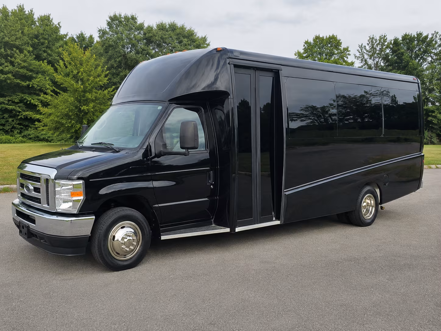 find the perfect transportation for your next private event 3