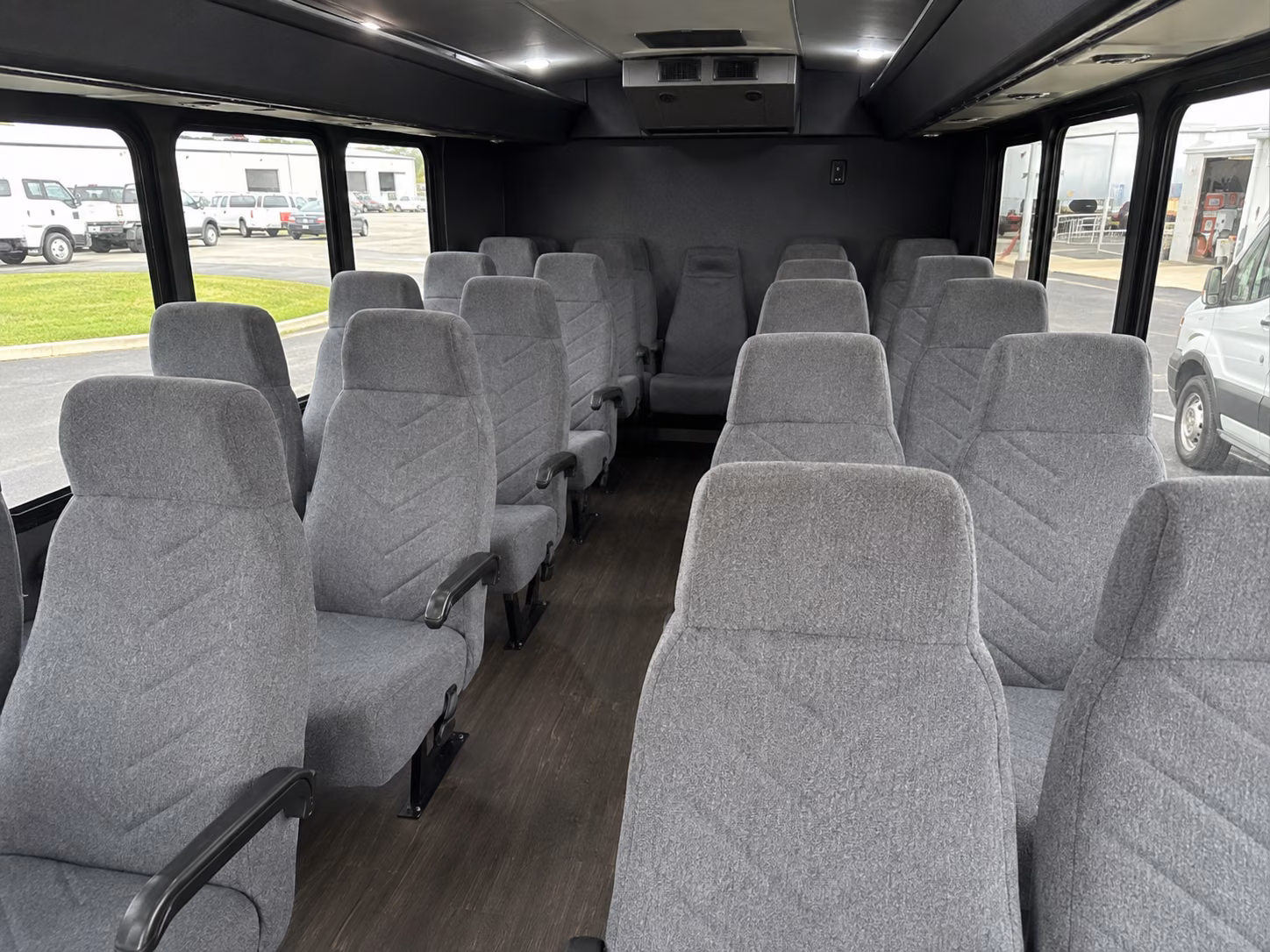 minibus rentals for oregon ducks basketball at matthew knight arena